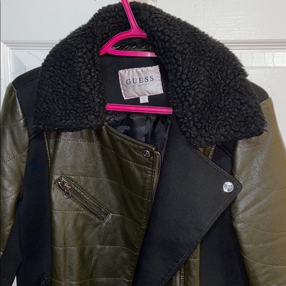 GUESS - Picture 13 of 13